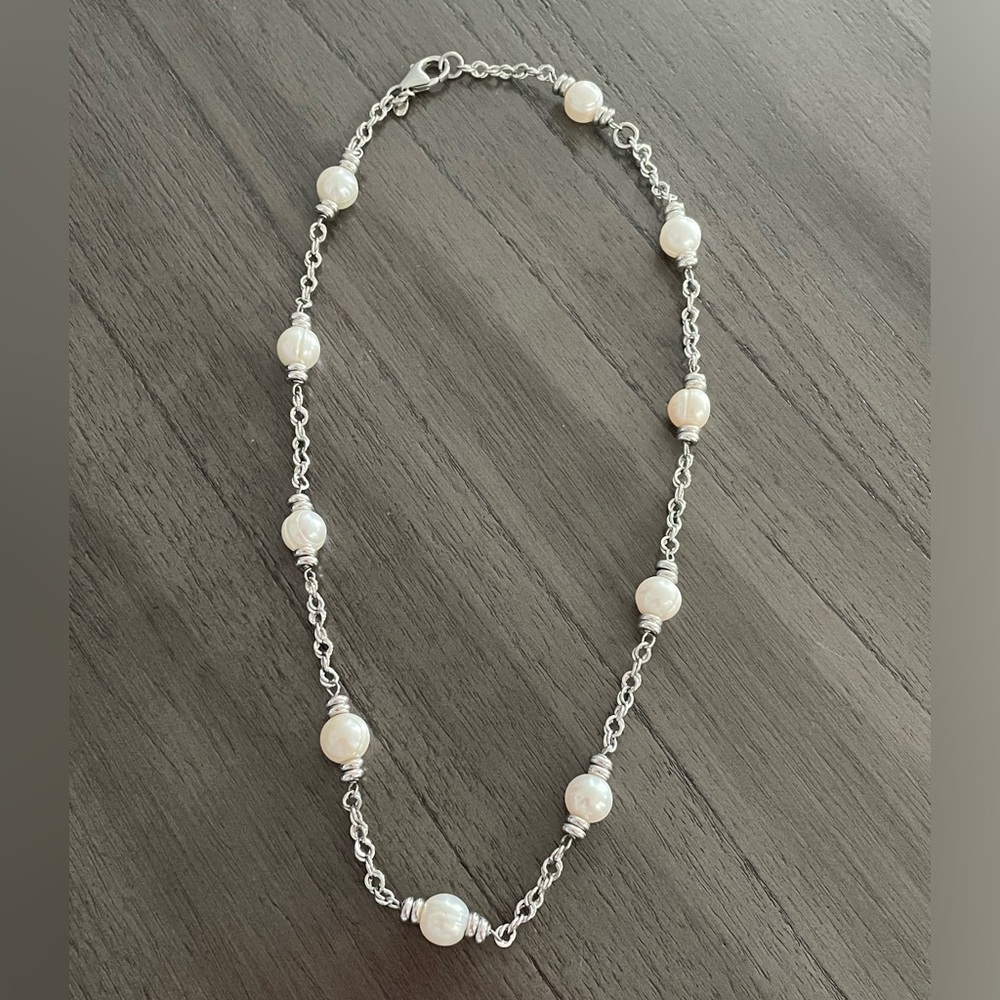 Women’s Silver & Pearl Necklace